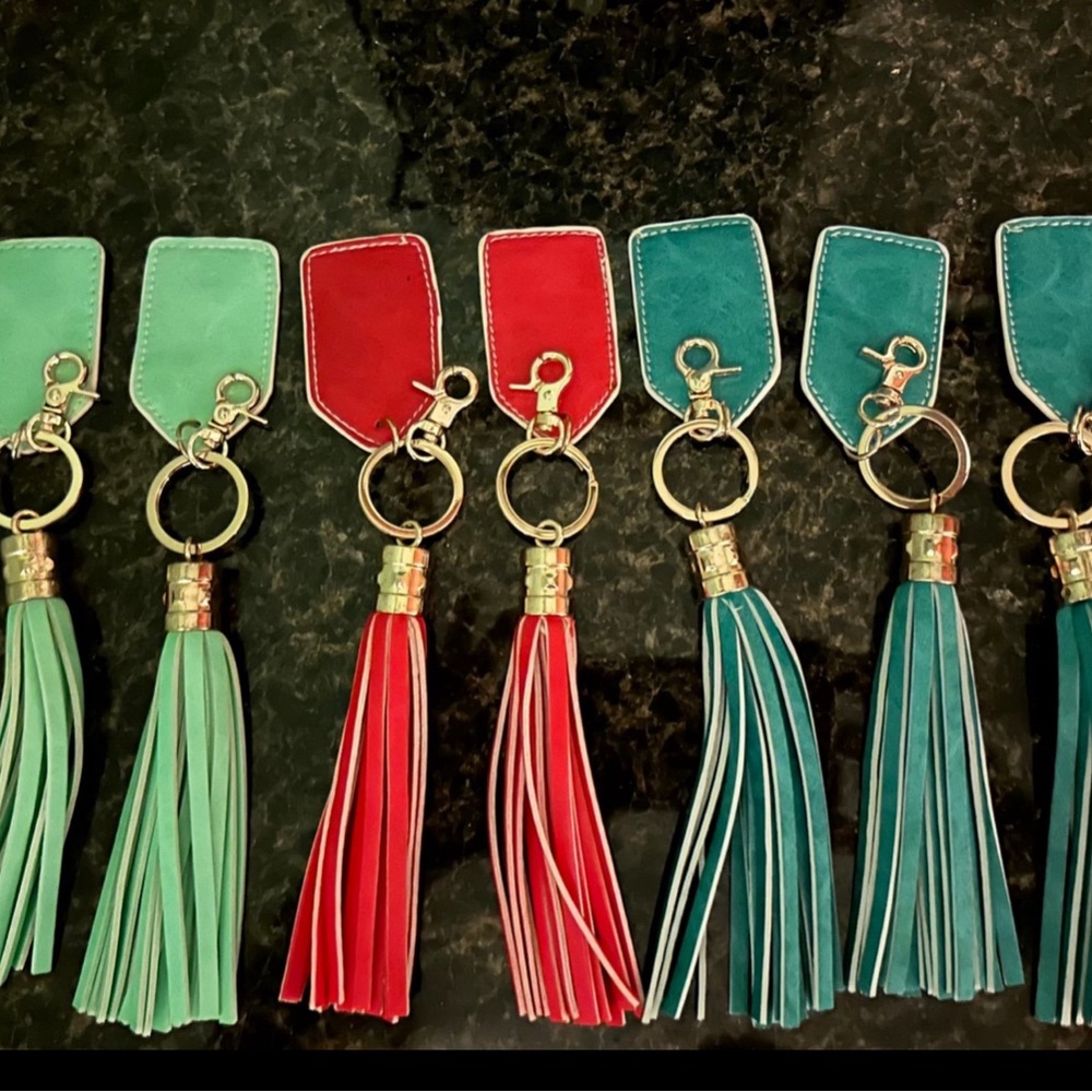 Bundle of 7 Tag & Tassel Blank Keychains